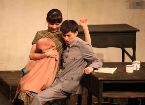 中央戏剧学院|17岁上中戏28岁终走红，被吐槽“长得像驴脸”，将“骚”演到极致！