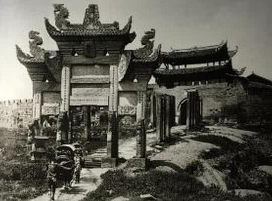 #蒋介石#抗战期间蒋介石为何选重庆作首都,有四个原因,第三个最关键