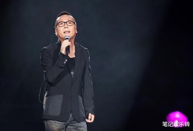 「央视」他的歌80后都会唱，因炒央视鱿鱼遭封杀，如今在《蒙面唱将》求婚成功