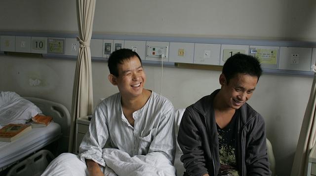 心血管疾病|20岁小伙呕吐诊为尿毒症，长期拿“它”当水喝，可能对身体不好