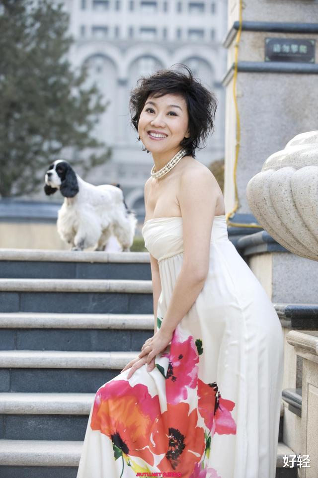 |49岁闫妮,整容式减肥30斤,3吃2戒1坚持,人人瘦到90斤