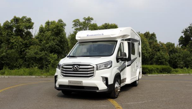 房车|大通V90打造的小额头T型房车，大空间、易通过，又有家的感觉