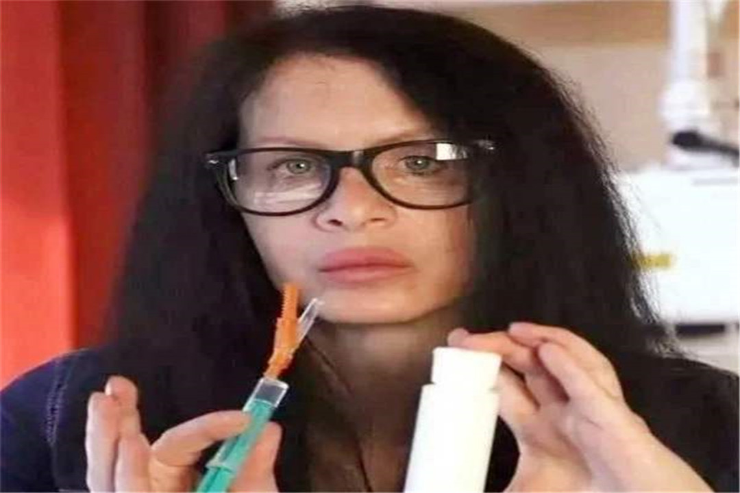 科学家|猛犸象中发现350万年前细菌，科学家和女模特相继注射，结果如何？