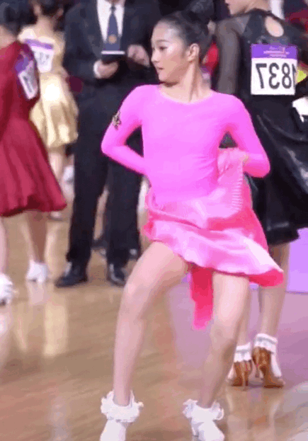 马伊琍@马伊琍的女儿都这么大了？文章晒照片说越来越像她妈了！