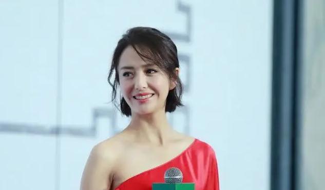 佟丽娅|佟丽娅网购被认出,客服:丫丫是你吗?佟丽娅回答让人笑翻