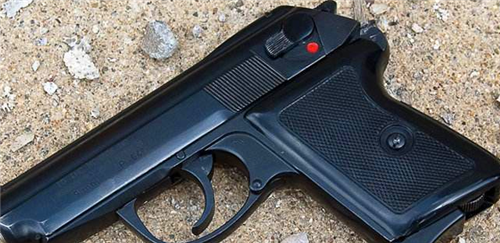 「宇航员」杨利伟上天为何要带枪？并非害怕外星人，你看苏联宇航员经历了啥