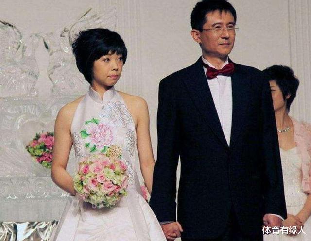 「张怡宁」38岁张怡宁现状:退役后嫁老头,如今58岁丈夫老态尽显