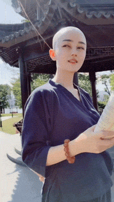 青蛙|“这是小蛇出了轨，还是青蛙劈了腿啊？”哈哈哈