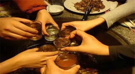 []职场中饭局这两句话千万不要说，否则你喝再多也没有用