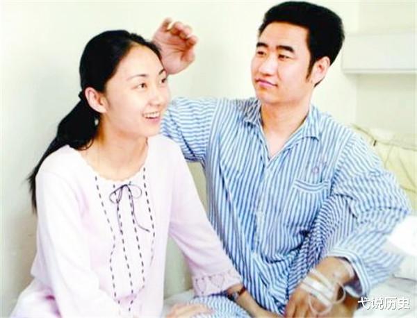 弋说历史|丛飞生前资助200多贫困儿童，逝世后和妻子合葬，却很少有人来祭拜