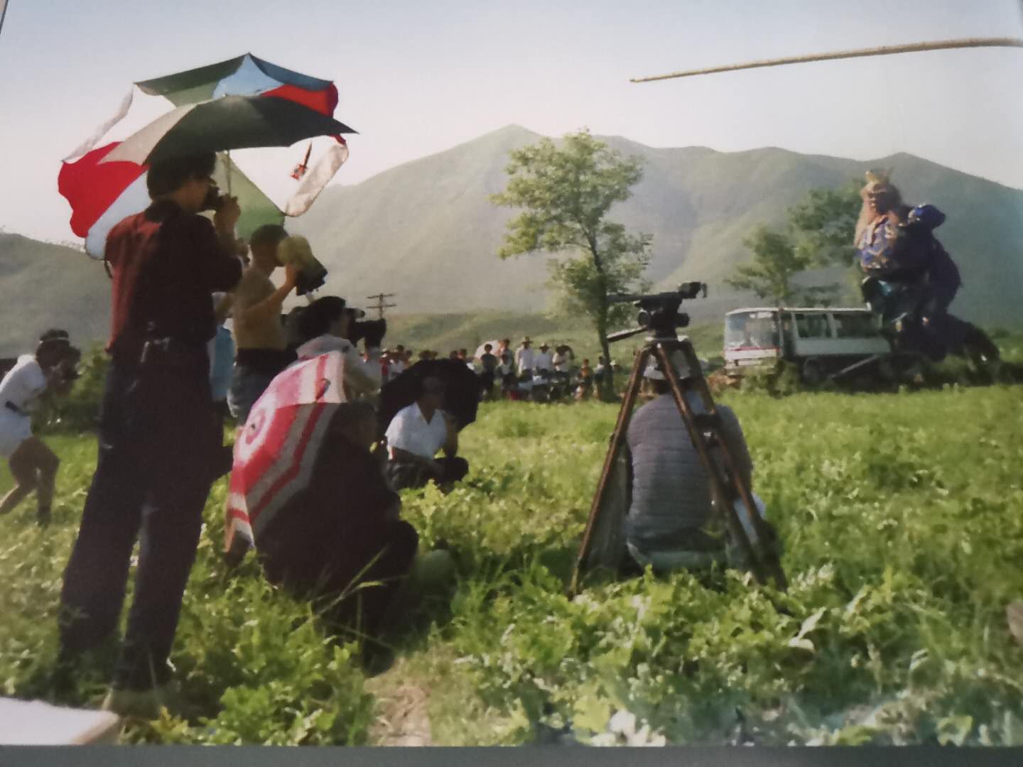 『西游记』《西游记》19集拍摄花絮，计生用品做特效，杏仙歌舞分外俏