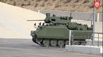 飞机|就是不对称，逼死强迫症的武器设计