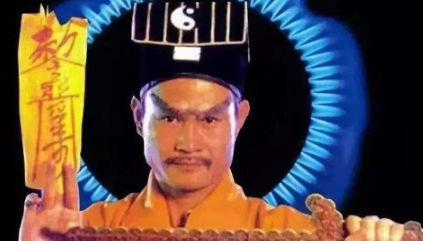 林正英:林正英死于拍鬼片禁忌,去世前病容恐怖,泄露天机过多英年早逝