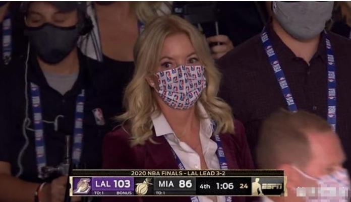 勒布朗·詹姆斯|抱着珍妮不撒手，詹姆斯和她说了什么？湖人老板给出答案