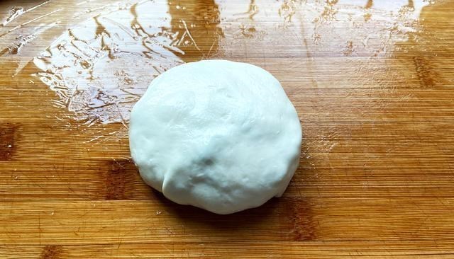 #面粉#20年小吃大妈做饼有一手，原来秘诀在面粉里，难怪生意这么好