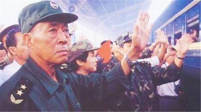 皇太极▲抗洪英雄董万瑞：57岁走在救灾前线，76岁离世，如今儿子现状如何