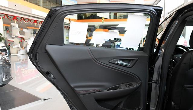 『雪佛兰迈锐宝』又一“价格屠夫”,从18万跌至11.4万,可变4缸油耗5.7L,没白等