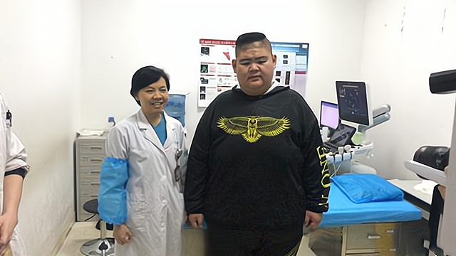 馒头|王浩楠：中国第一胖，一年减掉363斤，因为太胖找不到工作