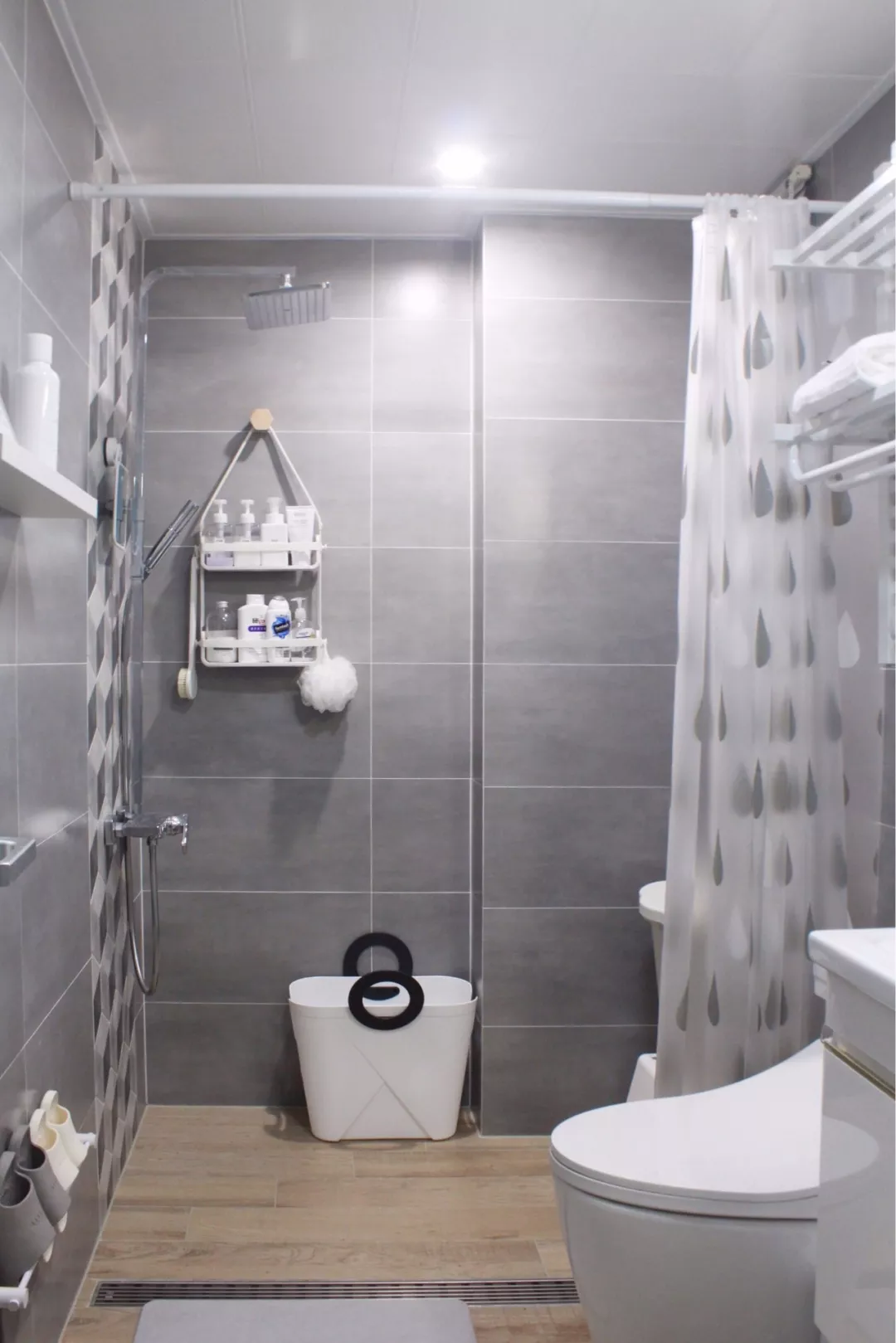 ▲卫生间地漏的五种设计，哪个排水效率高，还好看？