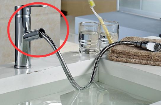 【】传统固定的水龙头将慢慢被时代抛弃,往后流行用这种,方便又实用