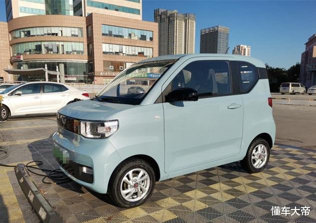 五菱宏光mini|五菱宏光mini EV改装“床车”，车内躺着睡觉不是梦
