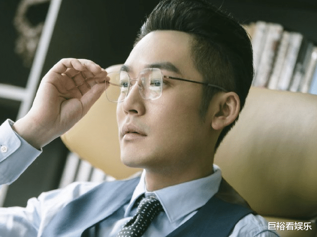 央视|央视又一职场剧爆了，开播一天全网登顶，仅2集根本没看够！