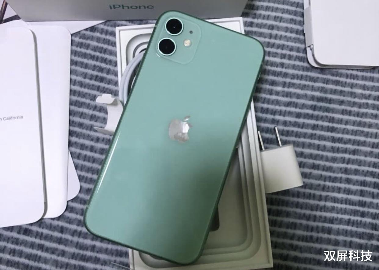 苹果▲iPhone 11降价900元，重新沦为“市场宠物”，有3个原因！