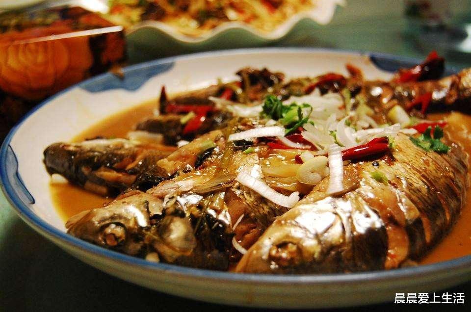 雷军|雷军的工作餐在朋友圈里面走红,网友:难怪吃饭只要三分钟真节约