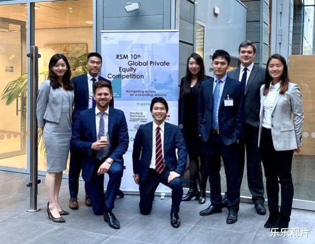 章泽天|章泽天与章子怡再次合体庆生：章子怡让出C位，她只能靠边站