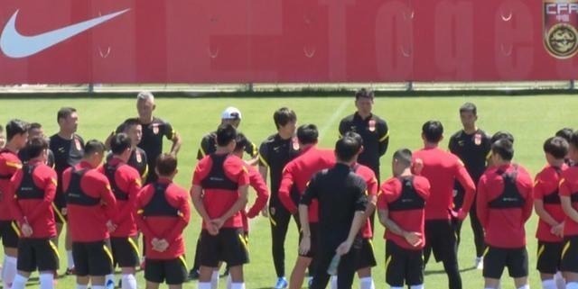 「国足」国足狂胜上港引关注，上港球员透露细节，李铁没白练！