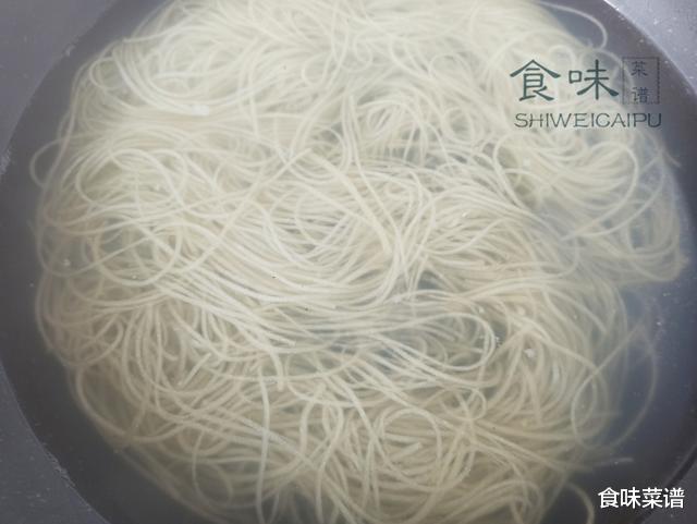 包子|吃萝卜的季节到了，教你秘制萝卜包子馅，鲜美多汁，一顿5个不够