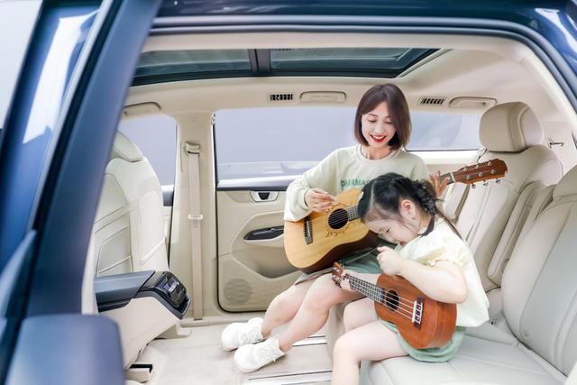 五菱|二胎家庭买车怎么选？别不信，大四座比五座SUV更合适