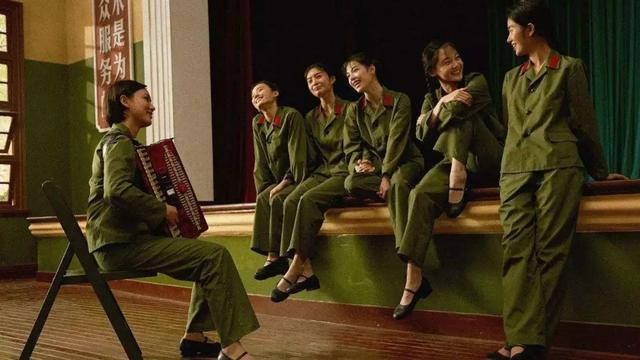 #冯小刚#冯小刚的“芳华三美”,终于各自为正了