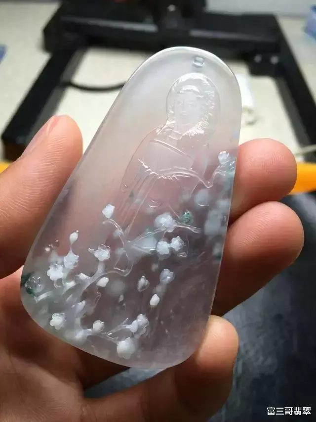 翡翠|赌石翡翠答疑——翠友提问：雪花棉翡翠该怎么挑选，棉点多就好吗？