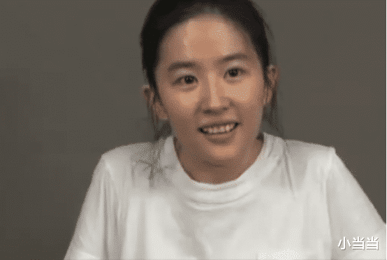 「张柏芝」在美国失去修图待遇的刘亦菲,“仙气耗尽”,暴露33岁真实颜值!