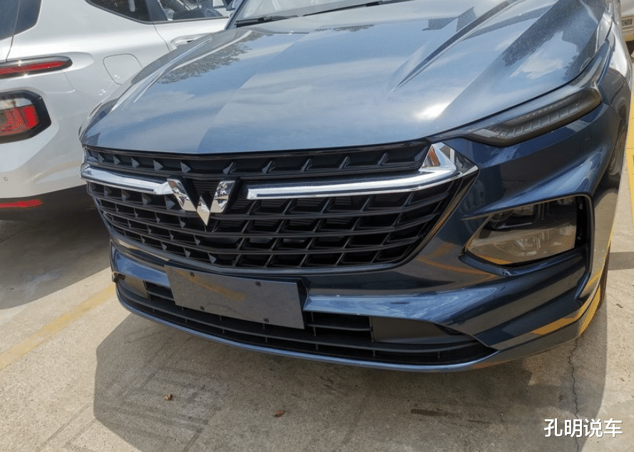 哈弗H6|五菱宏光的“继承者”，颜值高空间大！上车请躺平