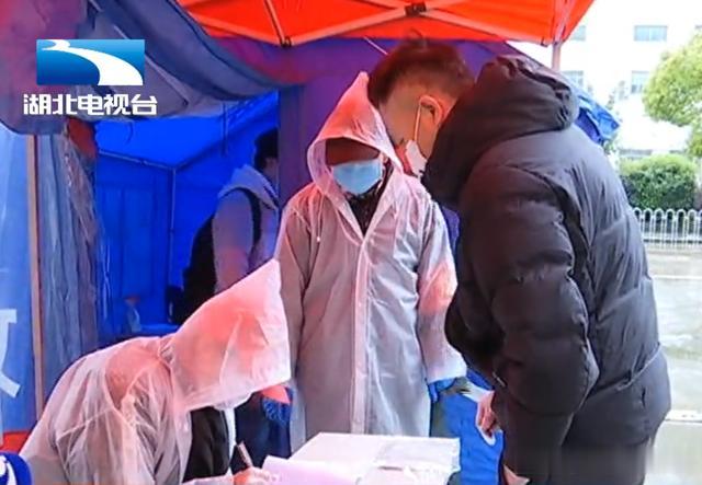 【武汉】武汉凭绿码可出行，小区如何做到防控不松懈？