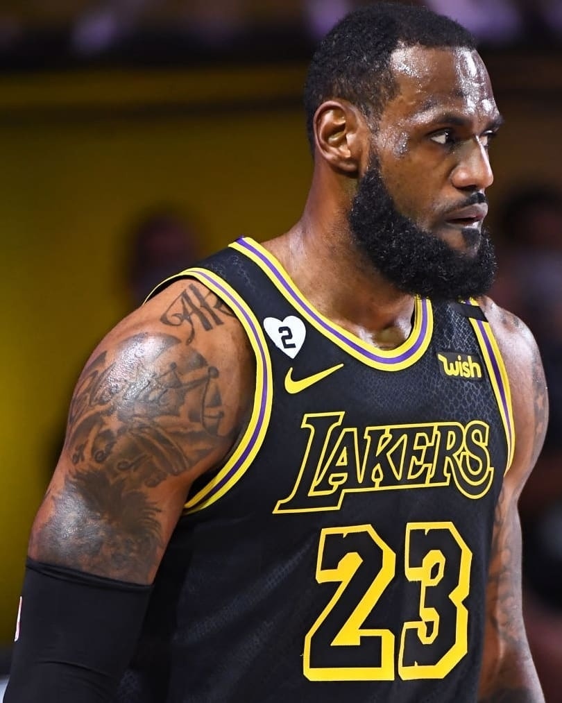 湖人队|全是好消息！湖人输球后，詹姆斯霸气放话，戴维斯伤情更新，期待