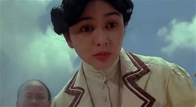 #袁咏仪#51岁邱淑贞和48岁袁咏仪同框美如画：这才是香港女星颜值巅峰！