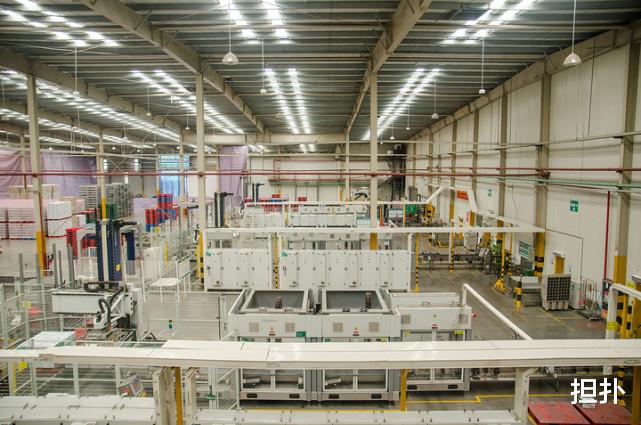 钟睒睒 浙江新首富诞生了，今年平均1天赚2百亿，坐拥2家上市公司