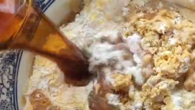 【玉米】玉米面这样做太好吃了！手不沾面，不烫面，松软可口，凉了也不硬