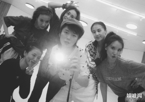 刘芸|《乘风破浪》关闭滤镜后，38岁刘芸变化不大，30岁蓝盈莹判若两人