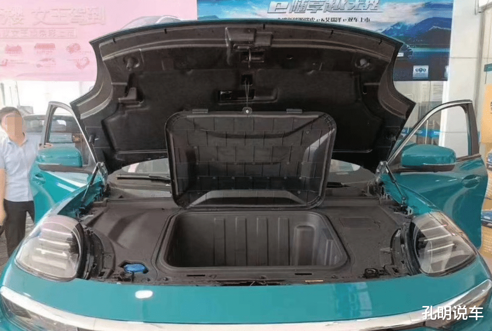 智跑|奇瑞“蚂蚁”到店，轴距超瑞虎8！全铝车身+战斗机档杆