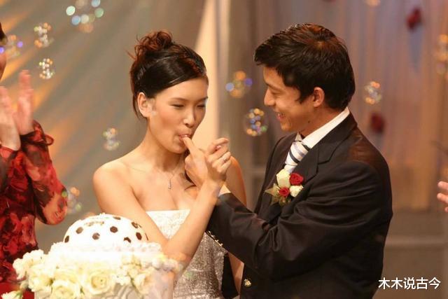 刘诗雯:国足名将谢晖家产雄厚,与二婚外国美女结合,却不愿给前妻300万
