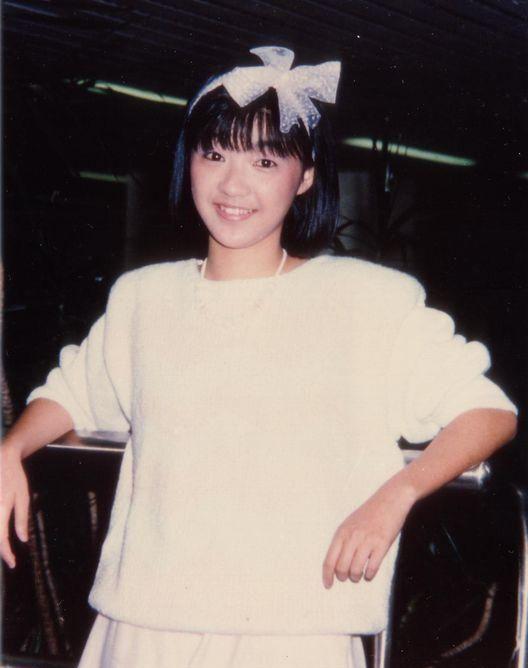 「陈慧娴」她横扫80年代华语乐坛，巅峰时为留学断送大好星途，一生情海浮沉