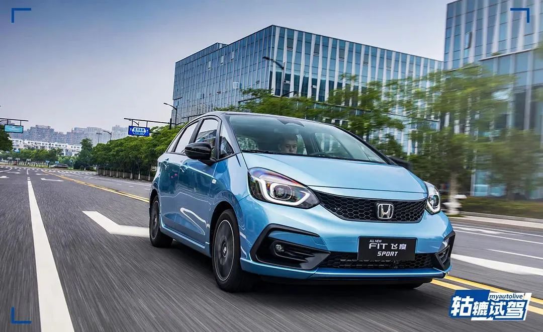 本田飞度|A0级车的较量，全新飞度对比POLO PLUS，谁才是真正的精品小车？