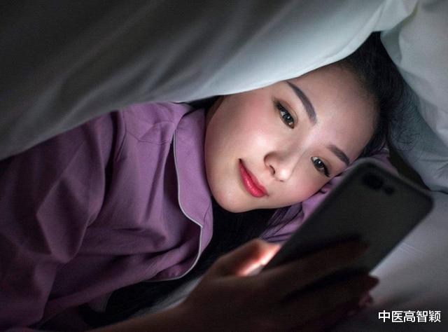 肝脏|一觉醒来就做3件事，会让肝变“烂”，很多人还以为养生，天天做