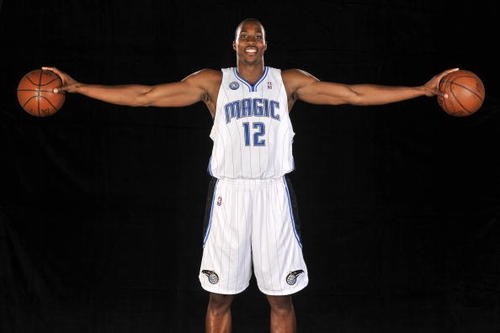 德怀特·霍华德|为什么湖人不给霍华德一些单打球权呢？