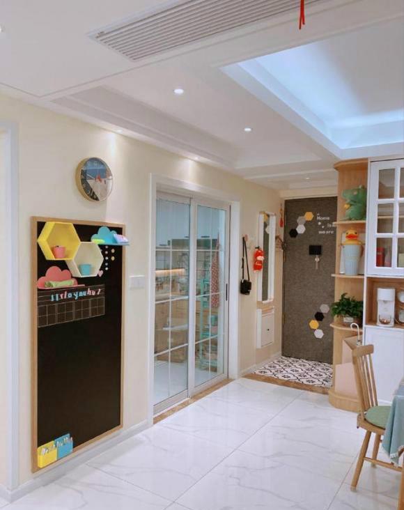 『』辛苦半年，终于搬新家了，邻居都夸我有眼光，忍不住晒晒