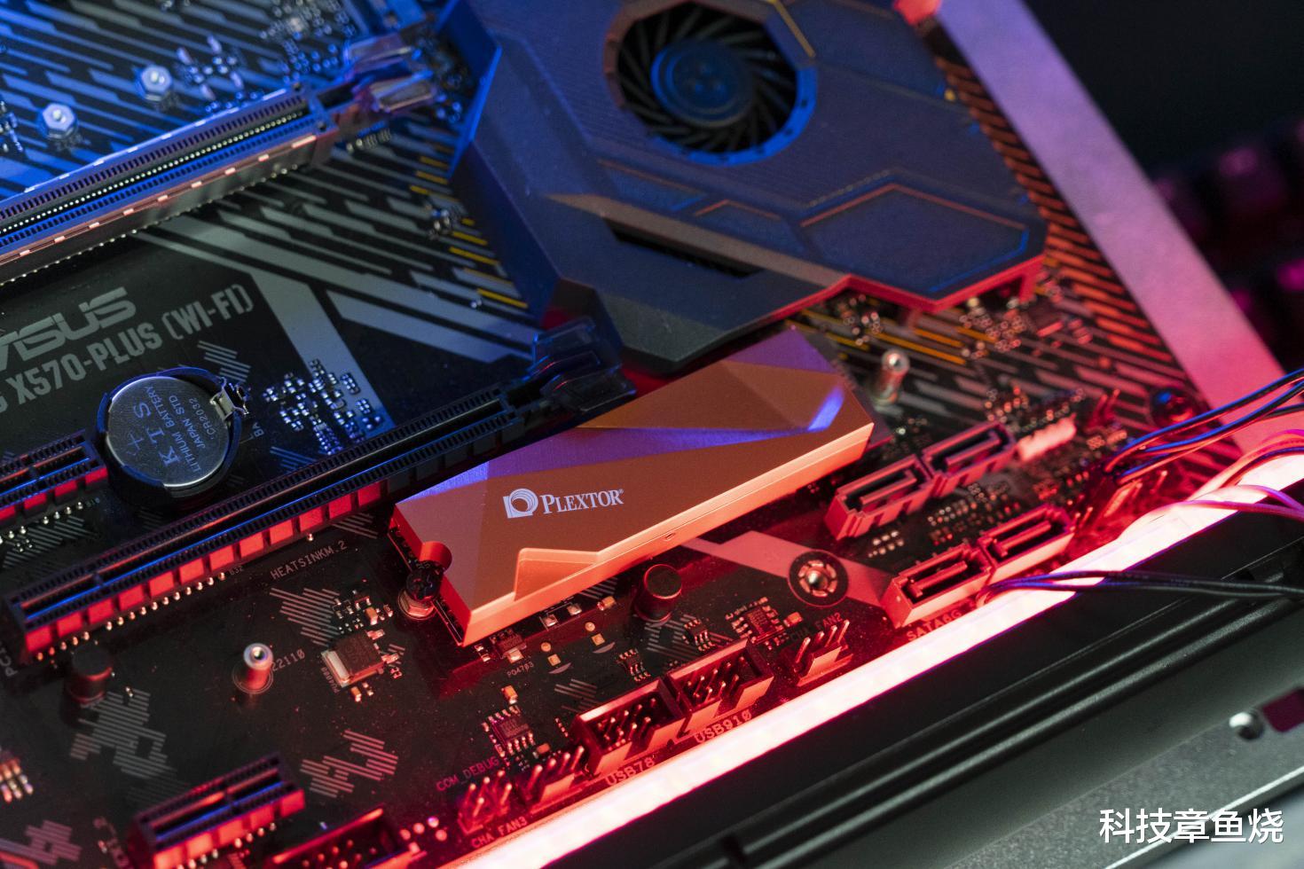 ssd|为什么越来越多的SSD带散热马甲？散热对SSD性能有何影响？